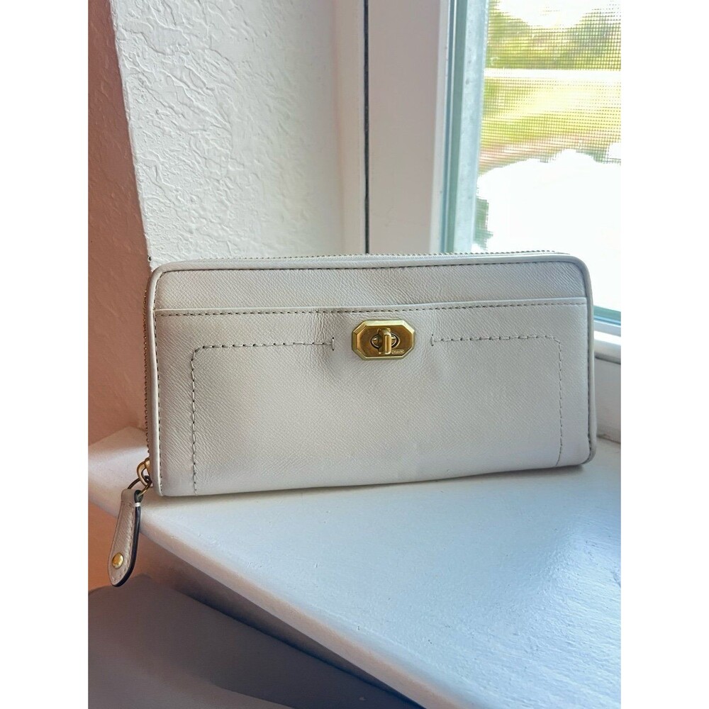 Coach Campbell Turn Lock All Around Zip Accordion Wallet in Pearl and Gold